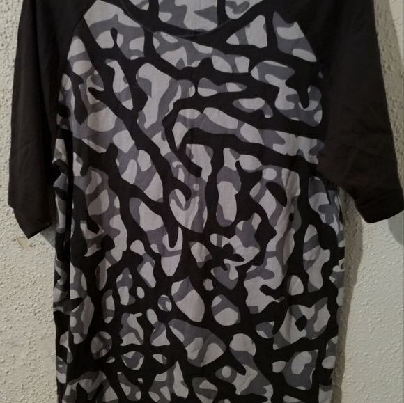 Mens Jordan Camo Casual Shirt NWT sz M - Picture 2 of 6